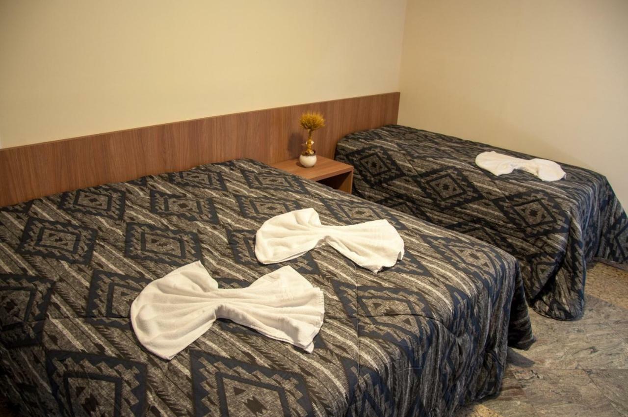 Hotel Pousada Beija Flor Poços de Caldas Екстериор снимка